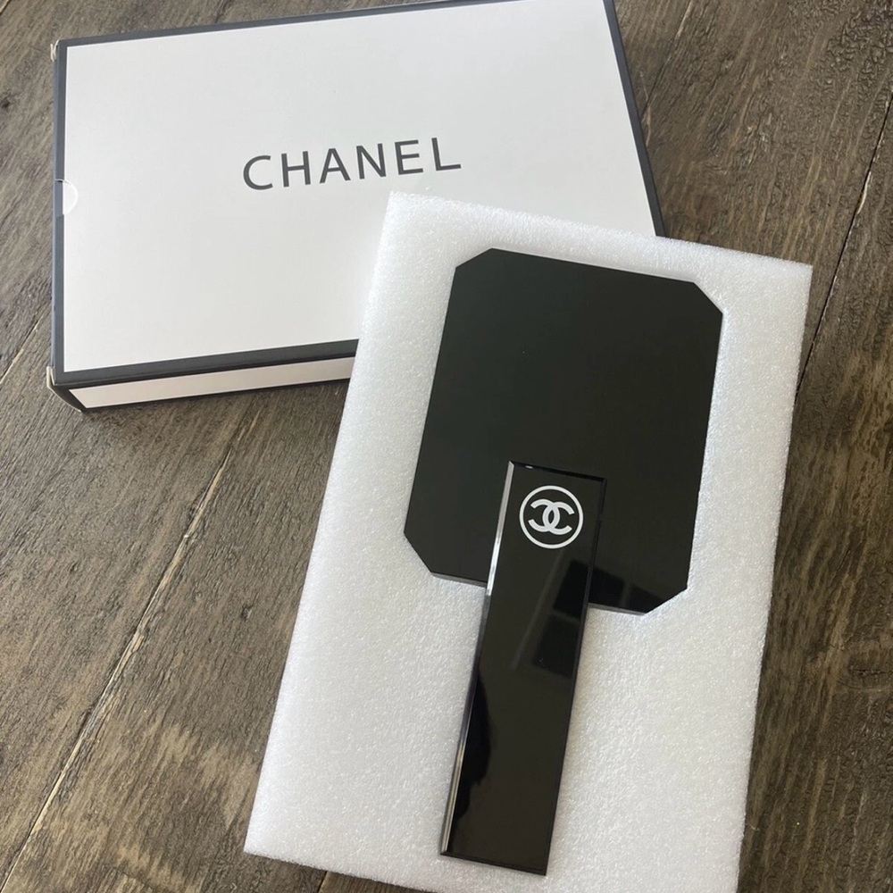 CHANEL Glossy Black Octagonal Hand Mirror with White CC Emblem